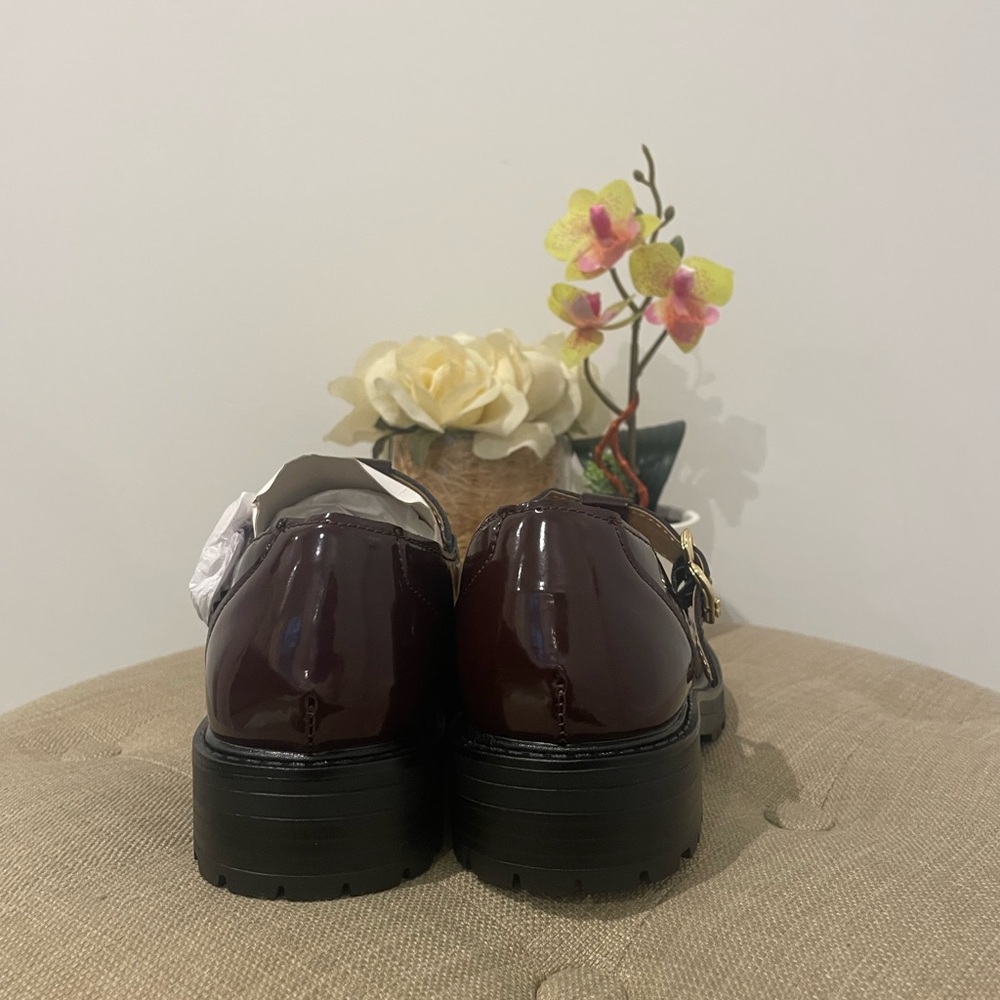 *New* Sam Edelman Burgundy and Gold T-Strap Kids Shoes - Picture 6 of 14